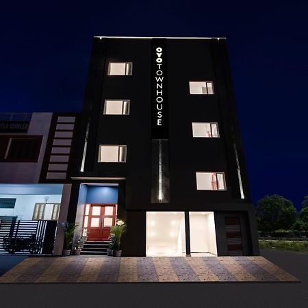 Townhouse The Awadh Airport Near Chaudhary Charan Singh International Airport Hotel Bijnaur Exterior photo