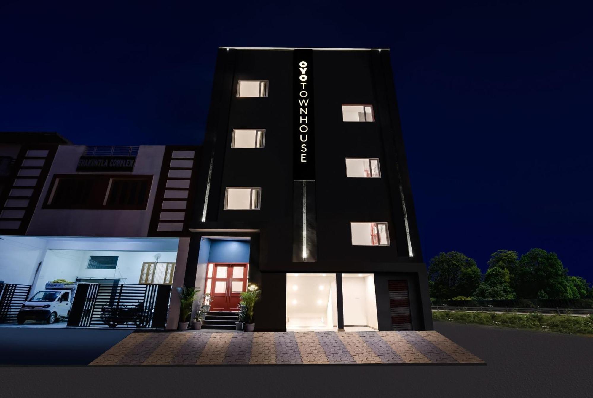 Townhouse The Awadh Airport Near Chaudhary Charan Singh International Airport Hotel Bijnaur Exterior photo